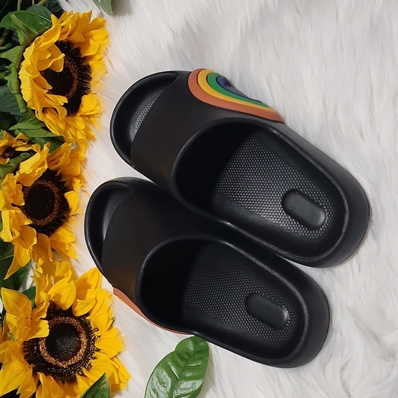 NWOB Fruity Pebbles Slide Sandal - Picture 3 of 4